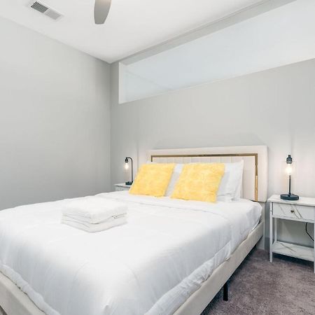 Stylish 1Br Apartment With View Индианаполис Экстерьер фото